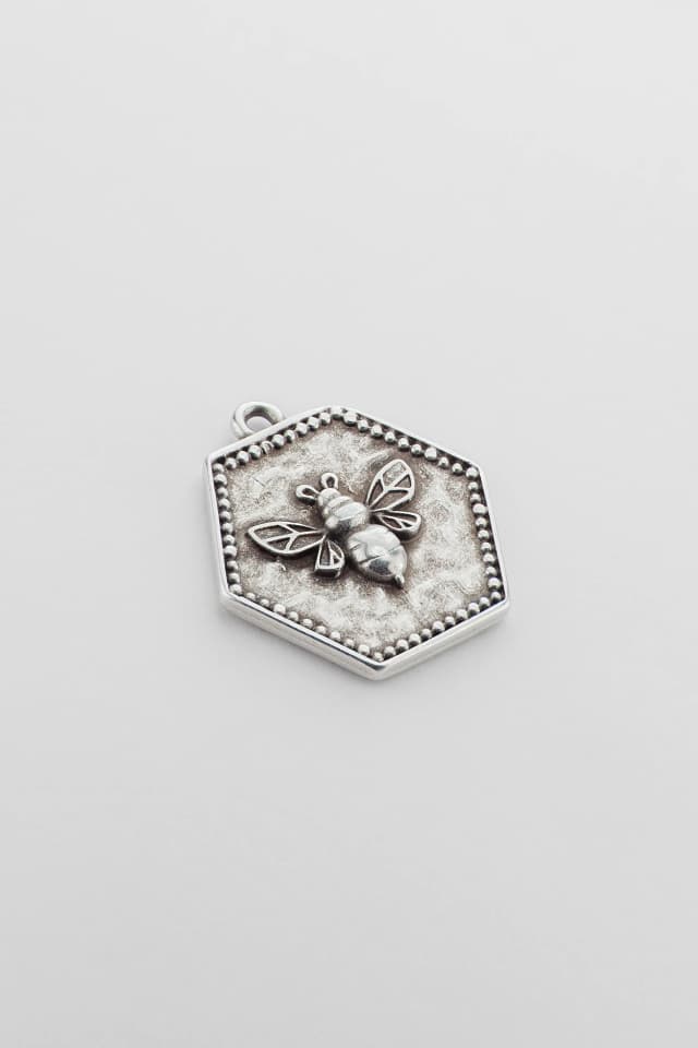 COLGANTE ABEJA EN PANAL 1