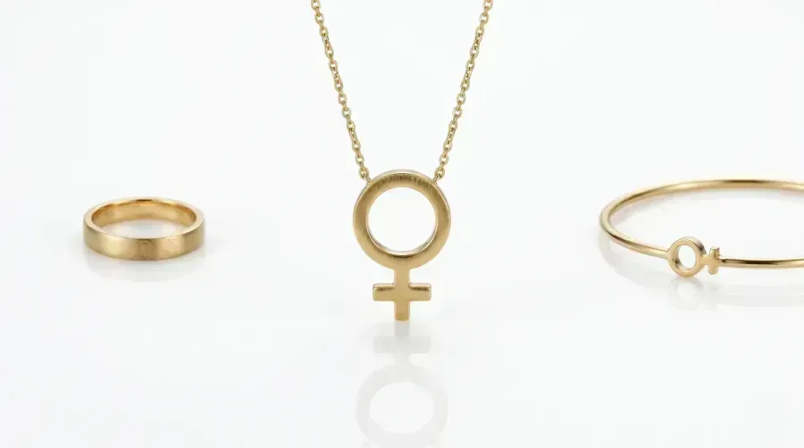 Das Venussymbol im Schmuck: feministische und astrologische Bedeutung