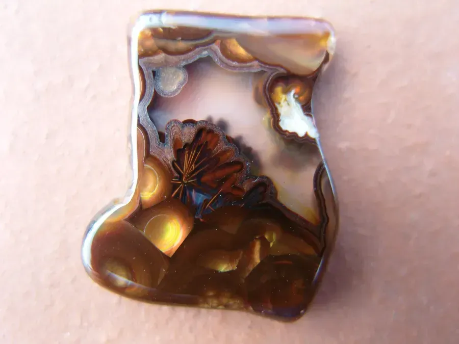 Fire Agate in Jewellery: A Rare Stone With Real Optical Fire