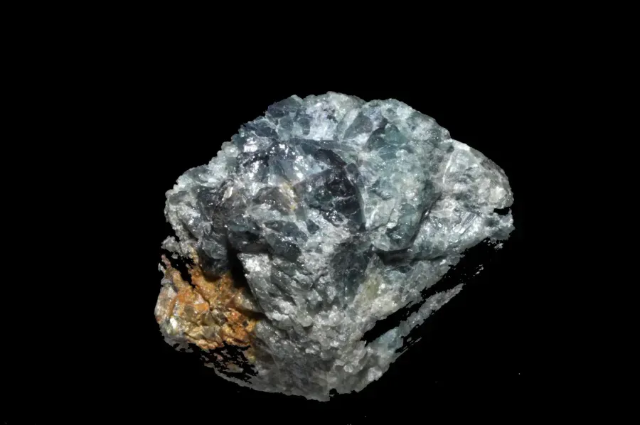 Alexandrite in Jewelry: The Stone That Changes Color in Daylight and Lamplight