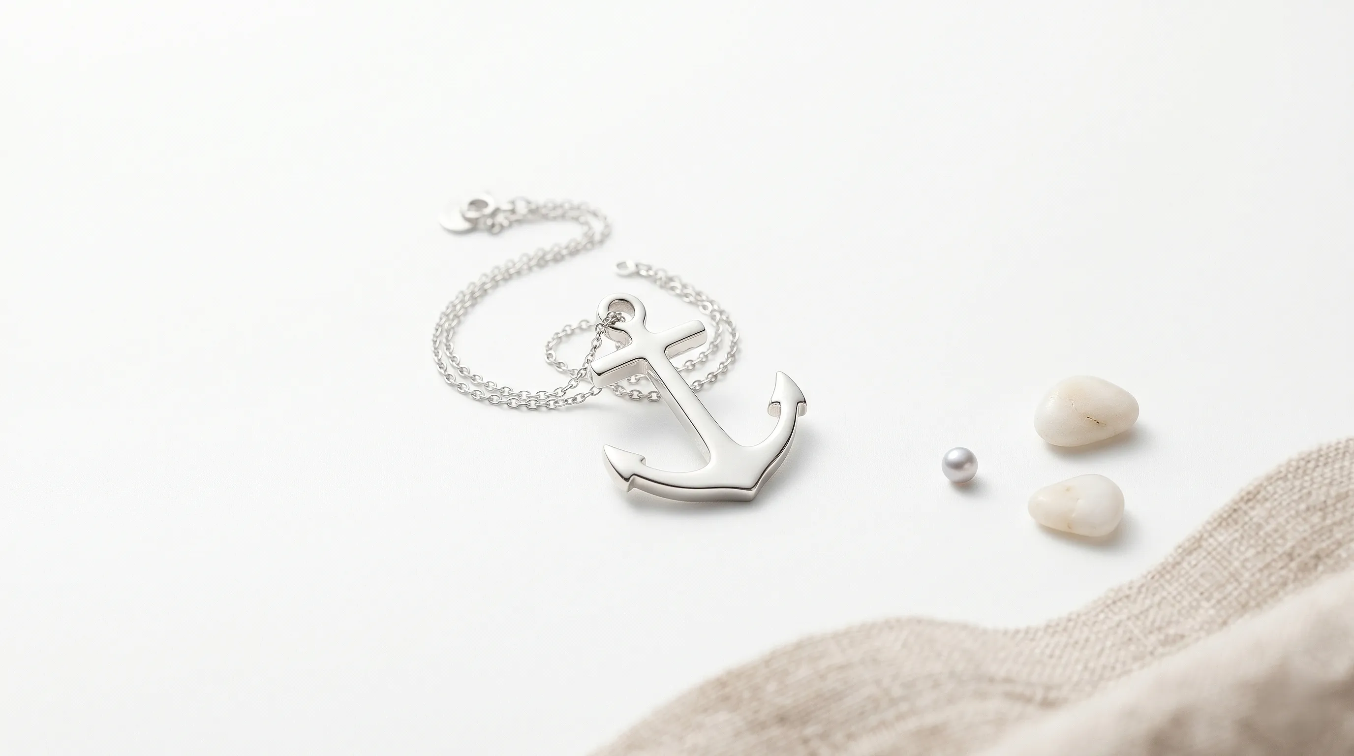 Якорь в украшениях: значение символа стабильности и надежды