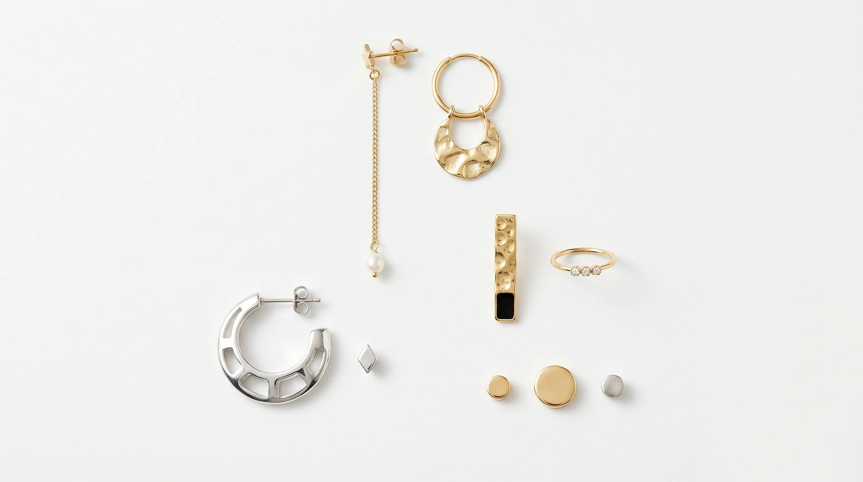 Асимметричные серьги: как носить разные серьги в паре