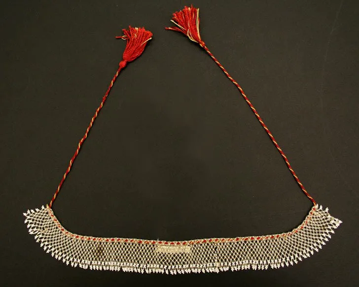 Silk collar densely embroidered with glass beads, around 1870