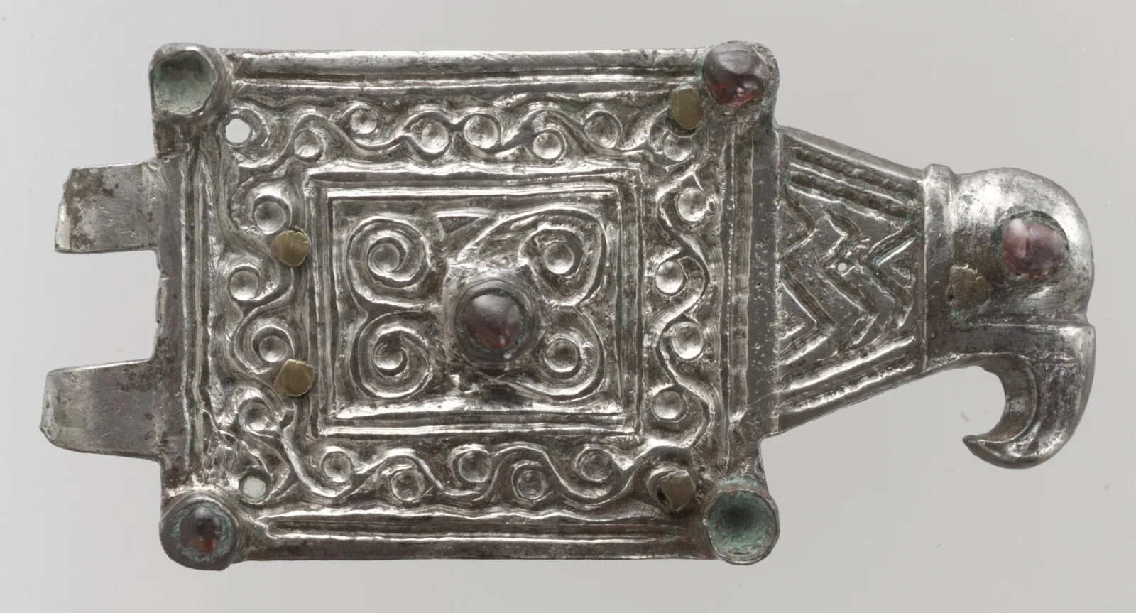 Silver inlaid plaque buckle set with garnets, Ostrogothic work of the fifth to seventh centuries