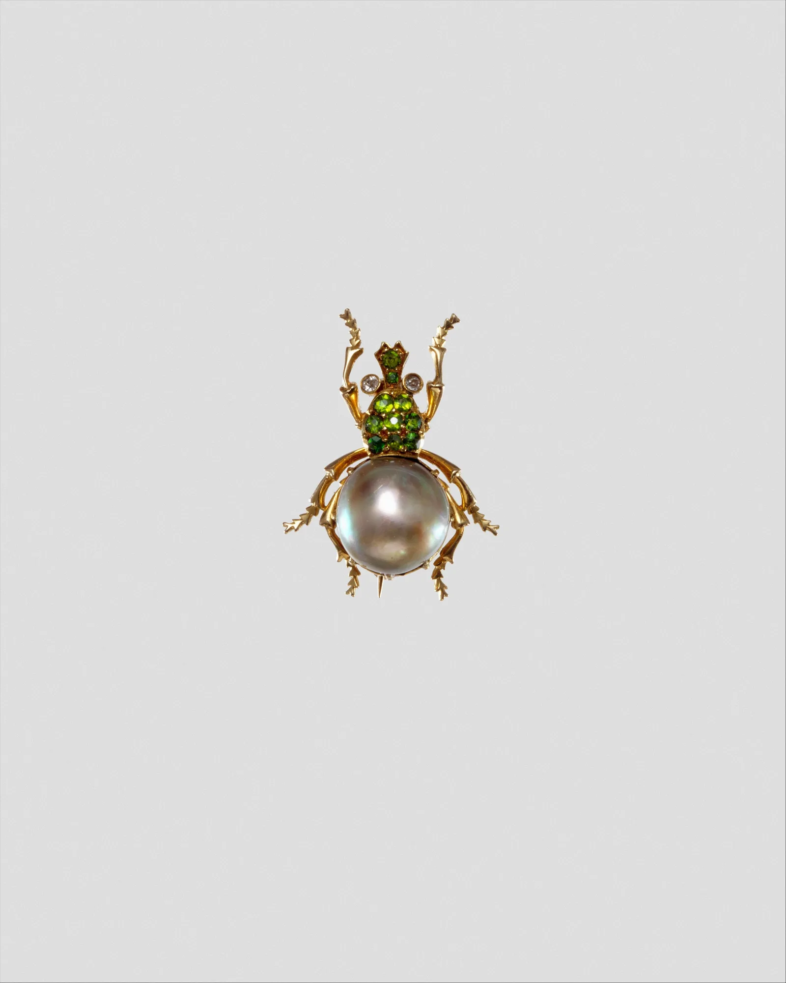 Goldene Insektenbrosche mit Perle, grünen Demantoiden und Diamanten, Werkstatt Jaques und Marcus, um 1882 bis 92