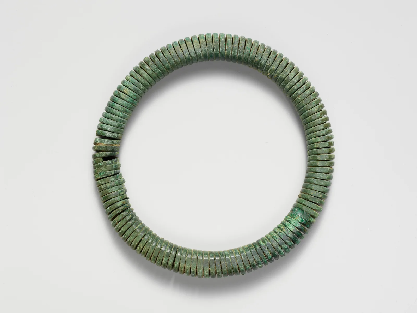 Bracelet ancien en bronze de fil torsadé, culture italique, IXe-VIIIe siècle avant notre ère