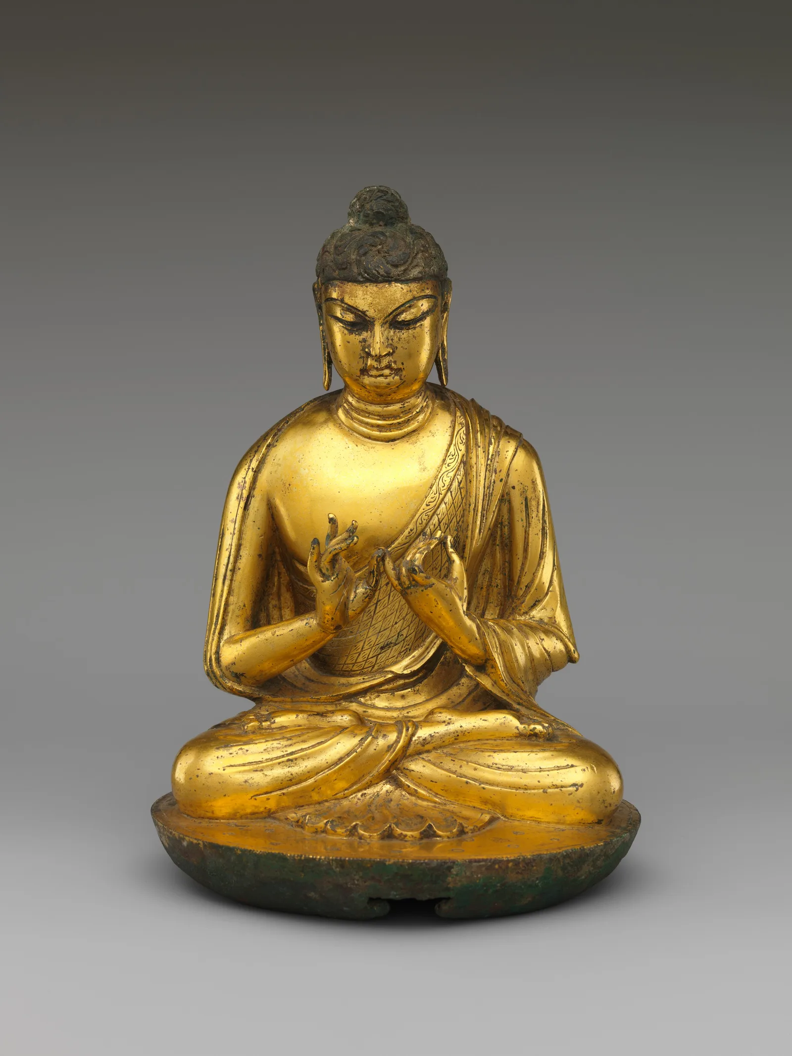 Bouddha Vairocana assis, figure cosmique de la tradition mahayana