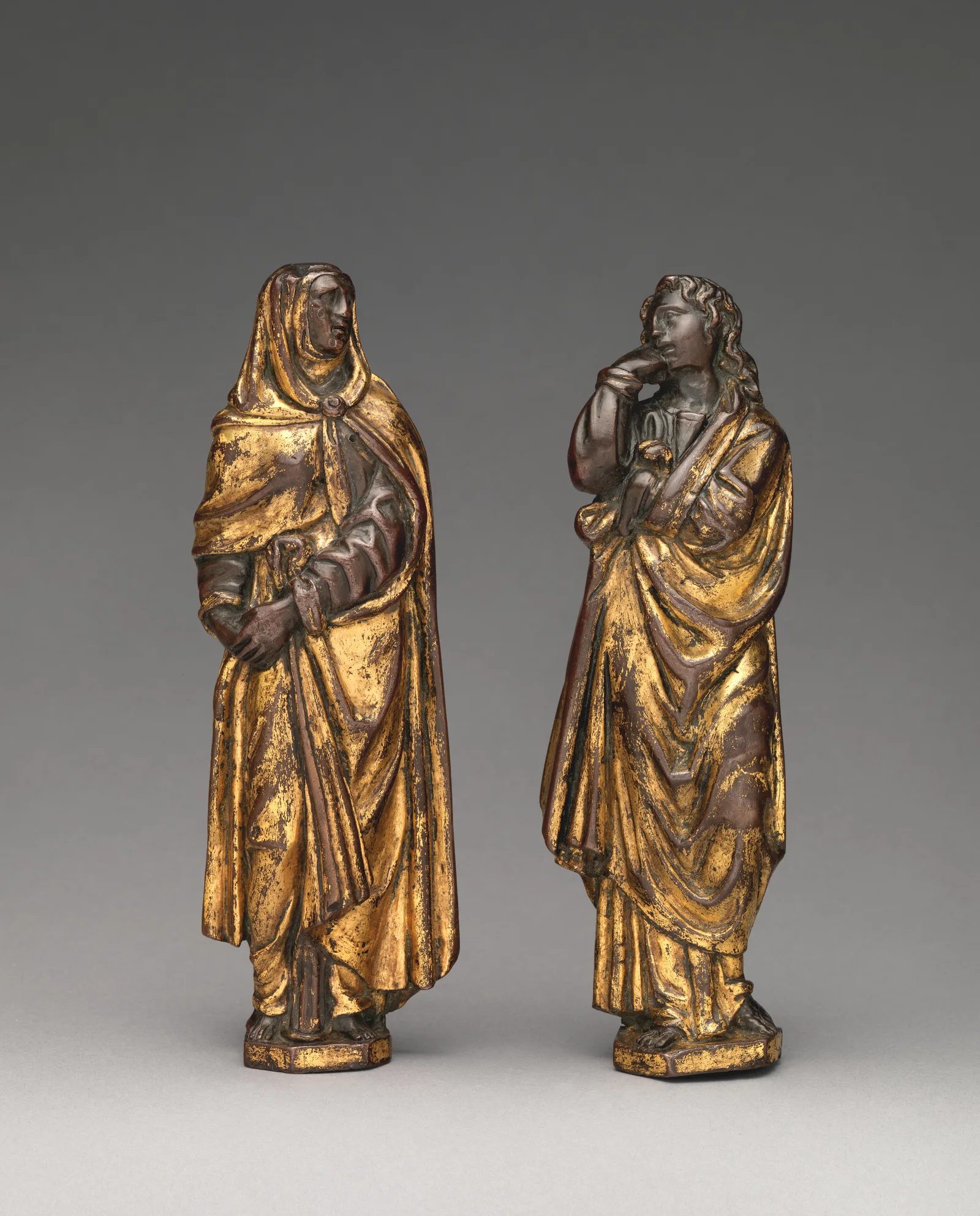Figure en bronze de la Vierge Marie, exemplaire de musée