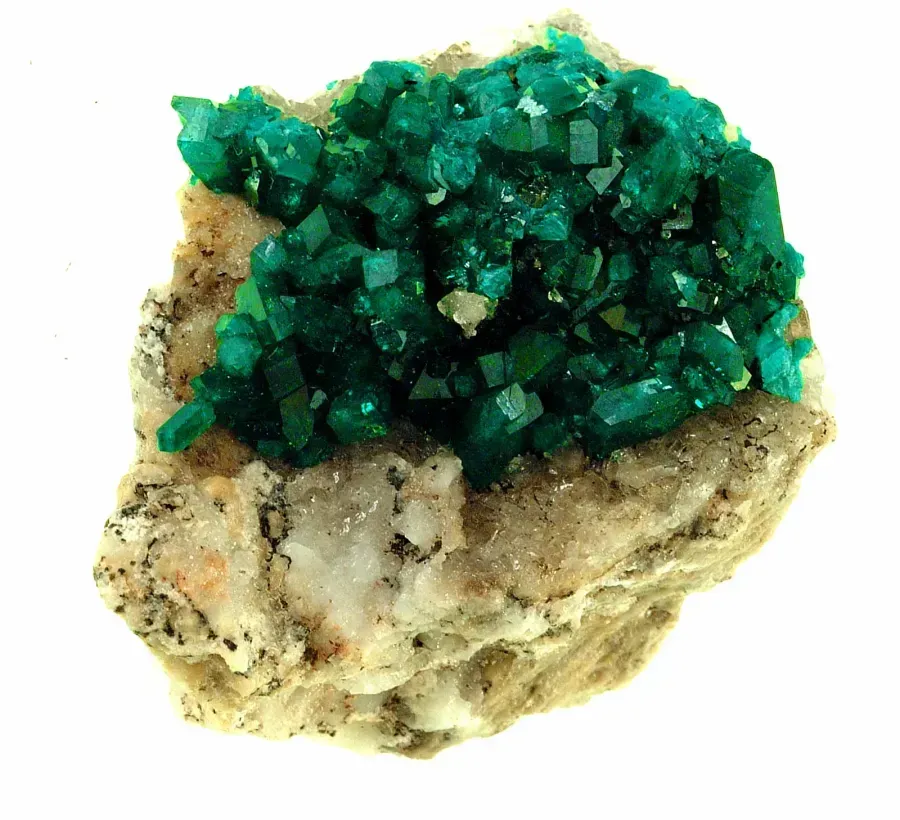 Dioptasa en Joyas: Una Piedra Azul Rara de Creatividad y Coleccionismo