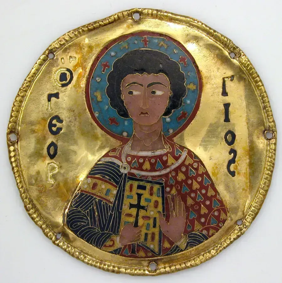 Medaglione bizantino in oro con smalto: san Giorgio guerriero, la scena della vittoria sul drago