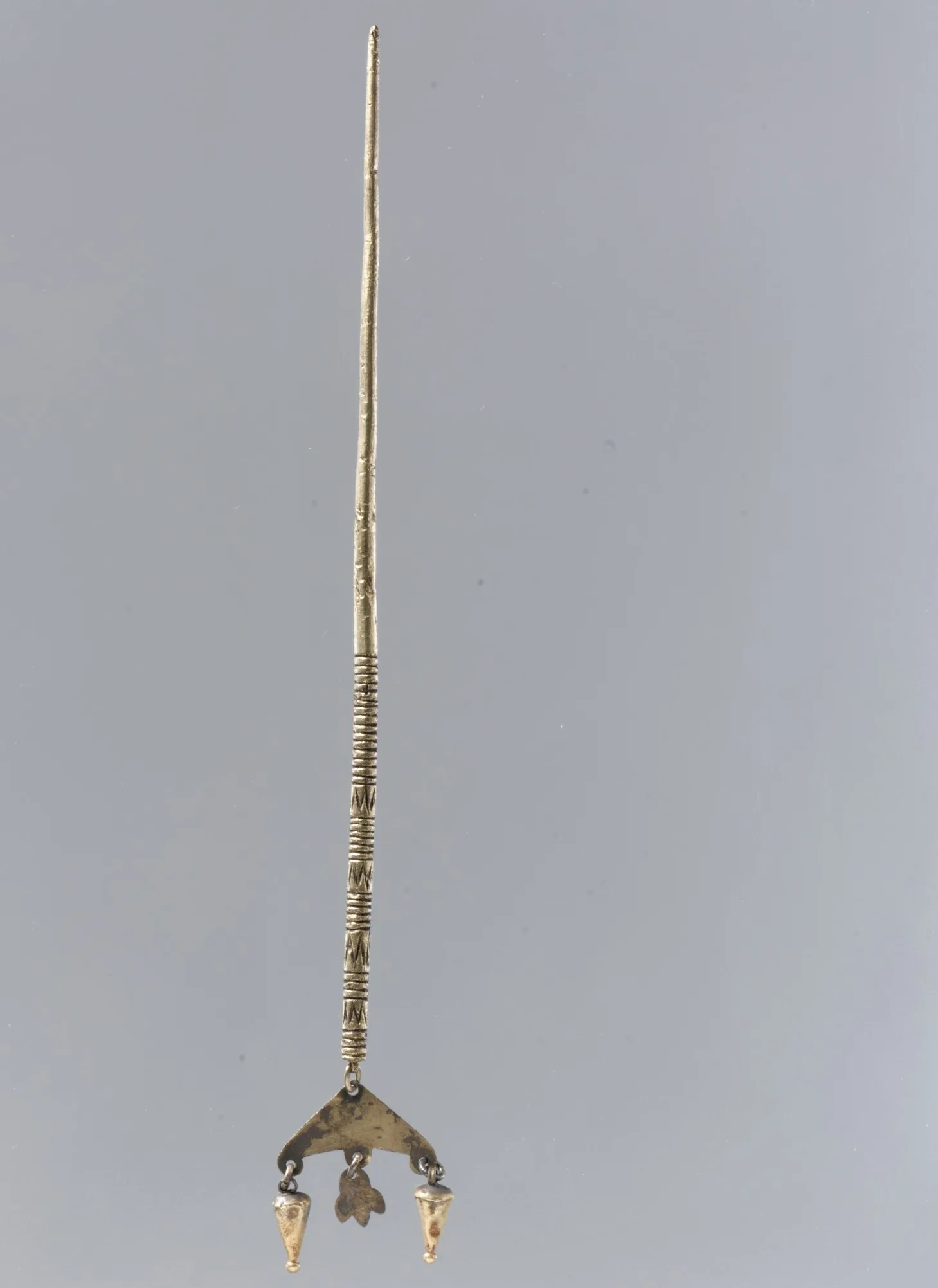 Forcina dorata decorativa per capelli, manifattura franca, VII secolo