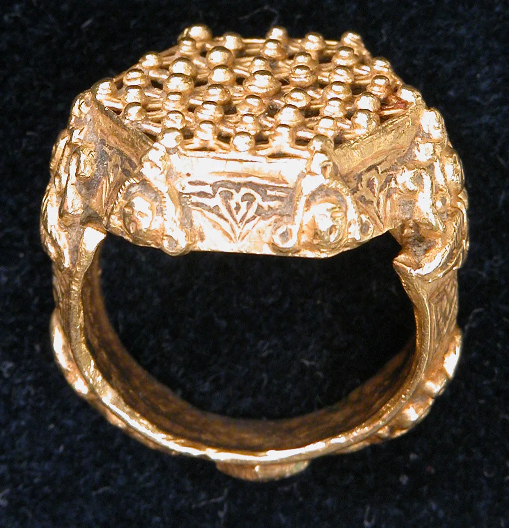 Antique gold ring of the 12th to 13th century with casting, engraving, and granulation, Eastern work