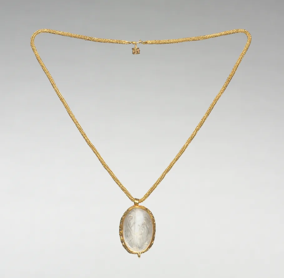 Quartz transparent, laiteux et fumé : ce qui les distingue et comment le choisir