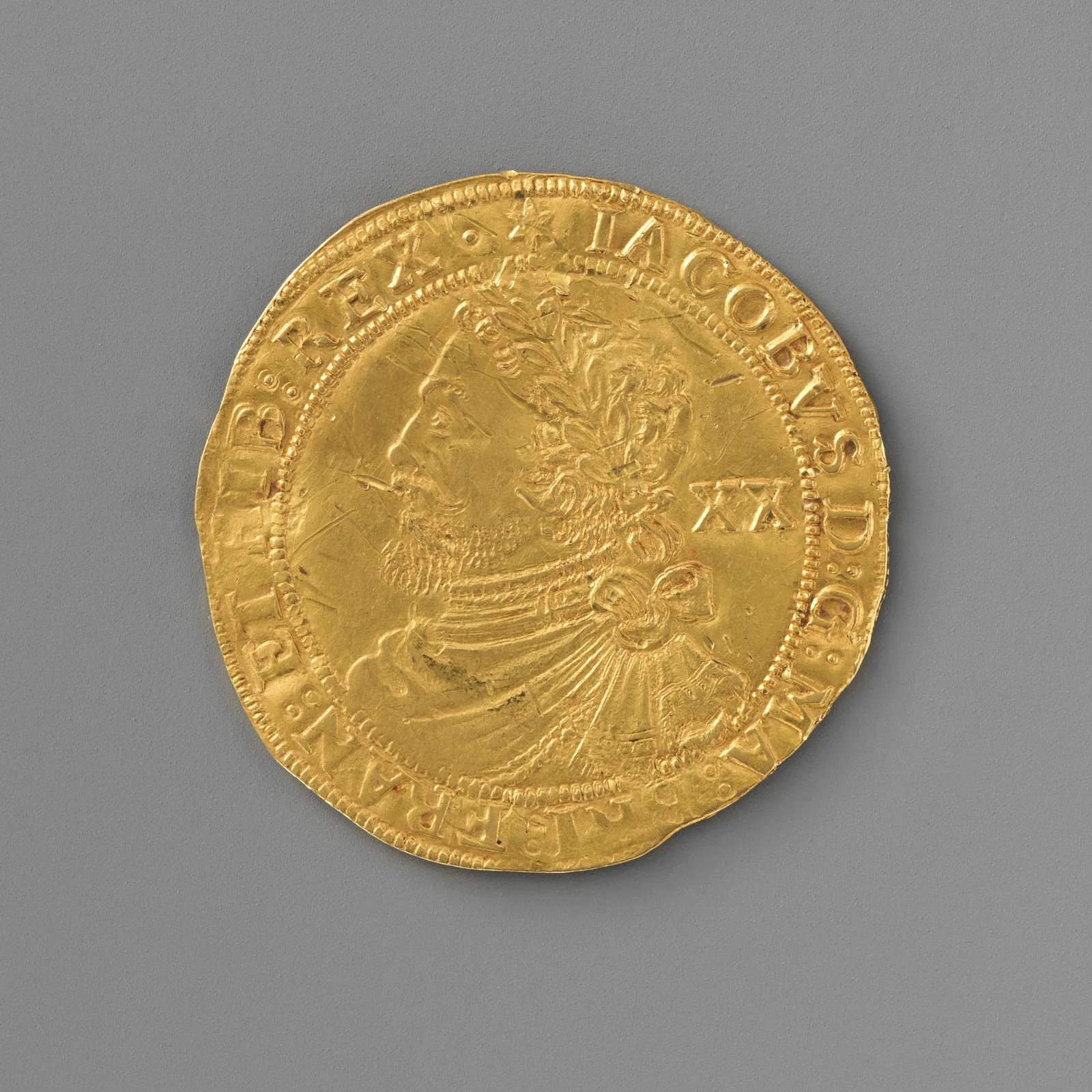 Englische goldene Laurel-Münze Jakobs I. aus den Jahren 1619 bis 1625 mit dem Porträt des Königs im Lorbeerkranz