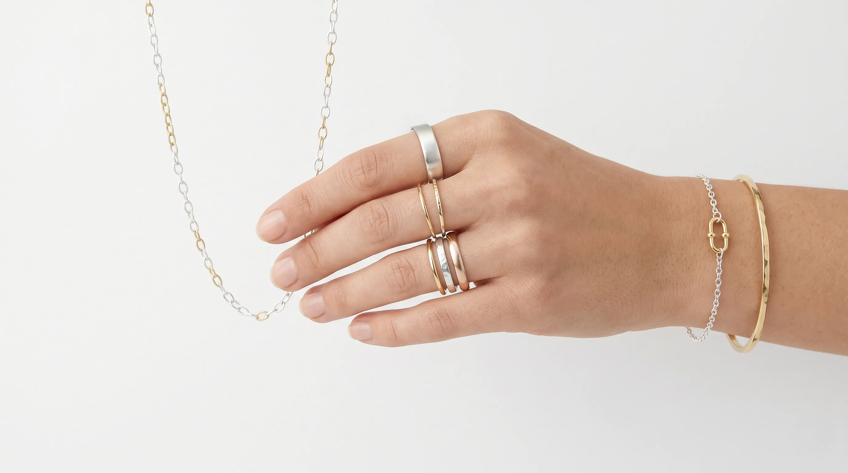 Микс металлов: как смешивать серебро и золото в украшениях