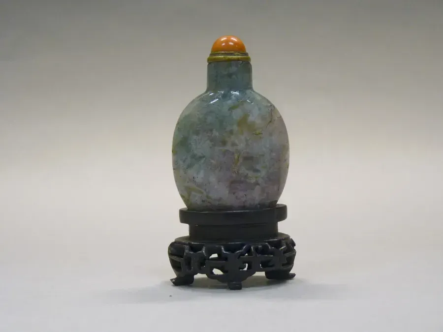 Antikes Achatfläschchen mit natürlichem Muster und Korallenstöpsel, China der Qing-Dynastie