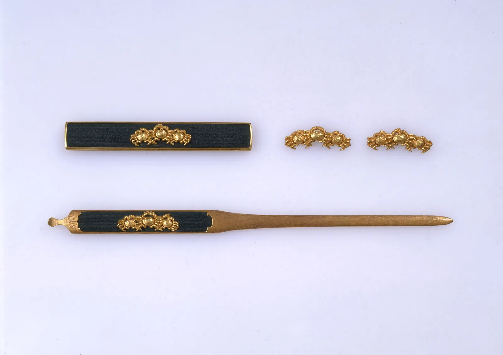 Garnitur von Schwertbeschlägen aus Shakudo mit Gold von Goto Sojo