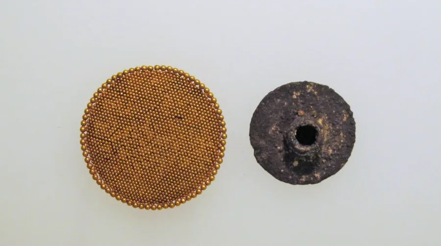 Mit Schmuck schlafen: ehrliche Analyse nach Typ und Material