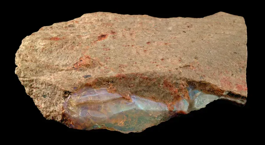 Fire Opal: Chemistry, Geology, History and How to Choose the Stone