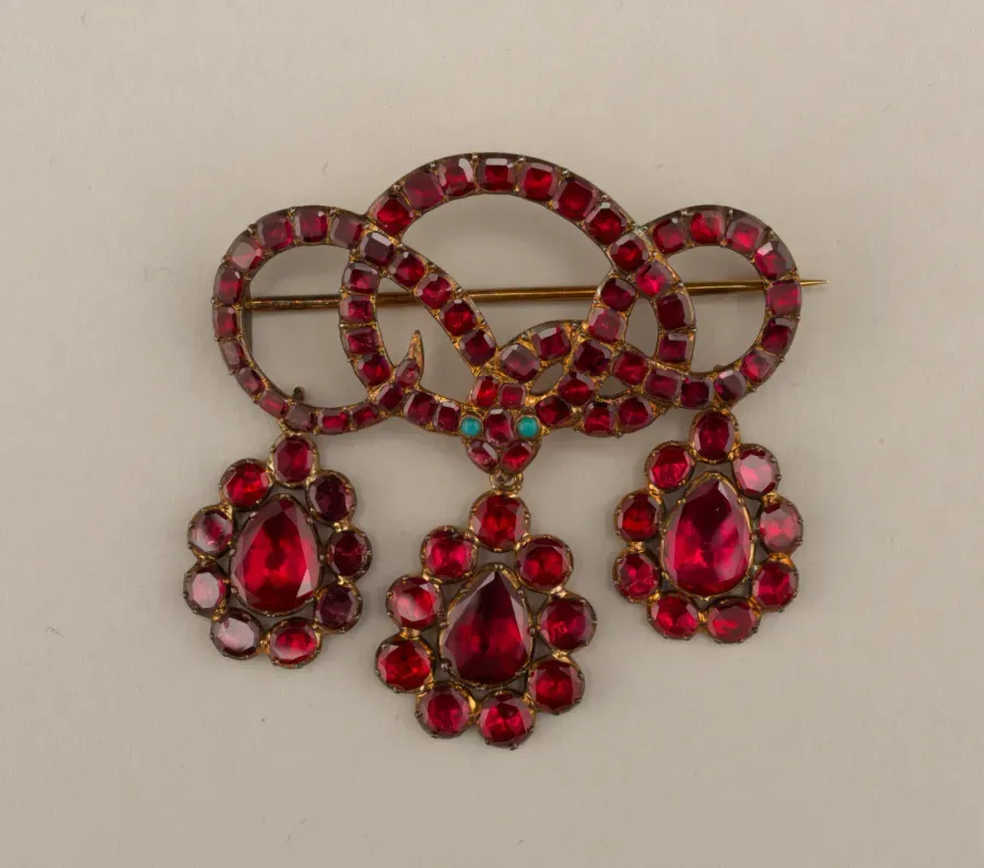 Granat-Schlangenbrosche mit Anhangern, um 1780