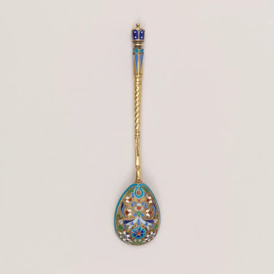 Silberlöffel mit Cloisonné-Email, Russland, um 1890