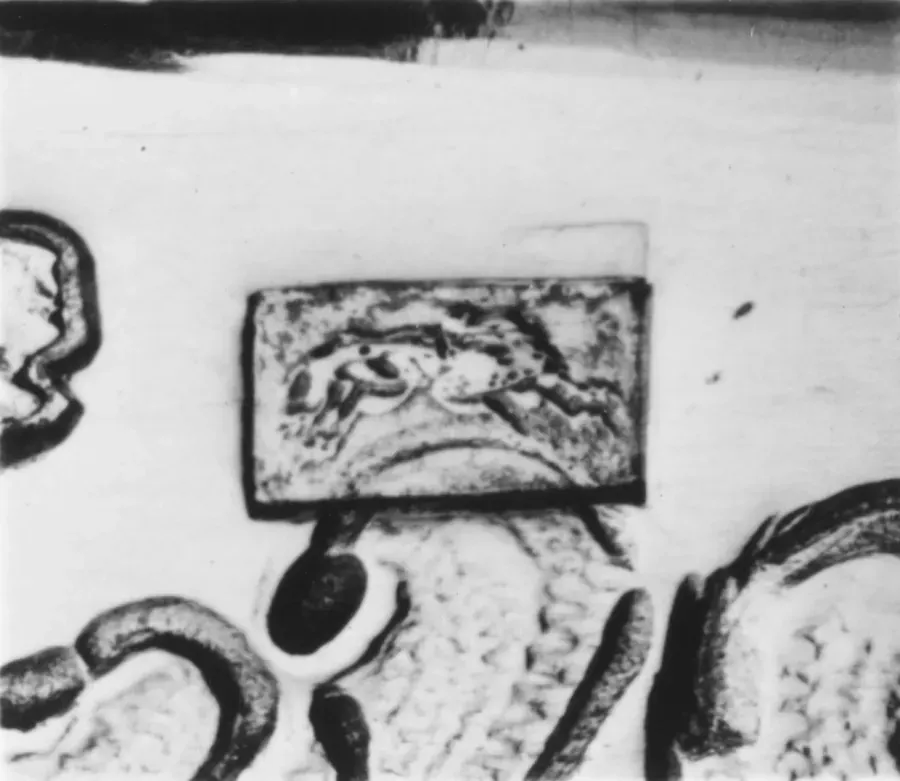 Punze auf einem Pariser Silberbecher, 1769, Nahaufnahme