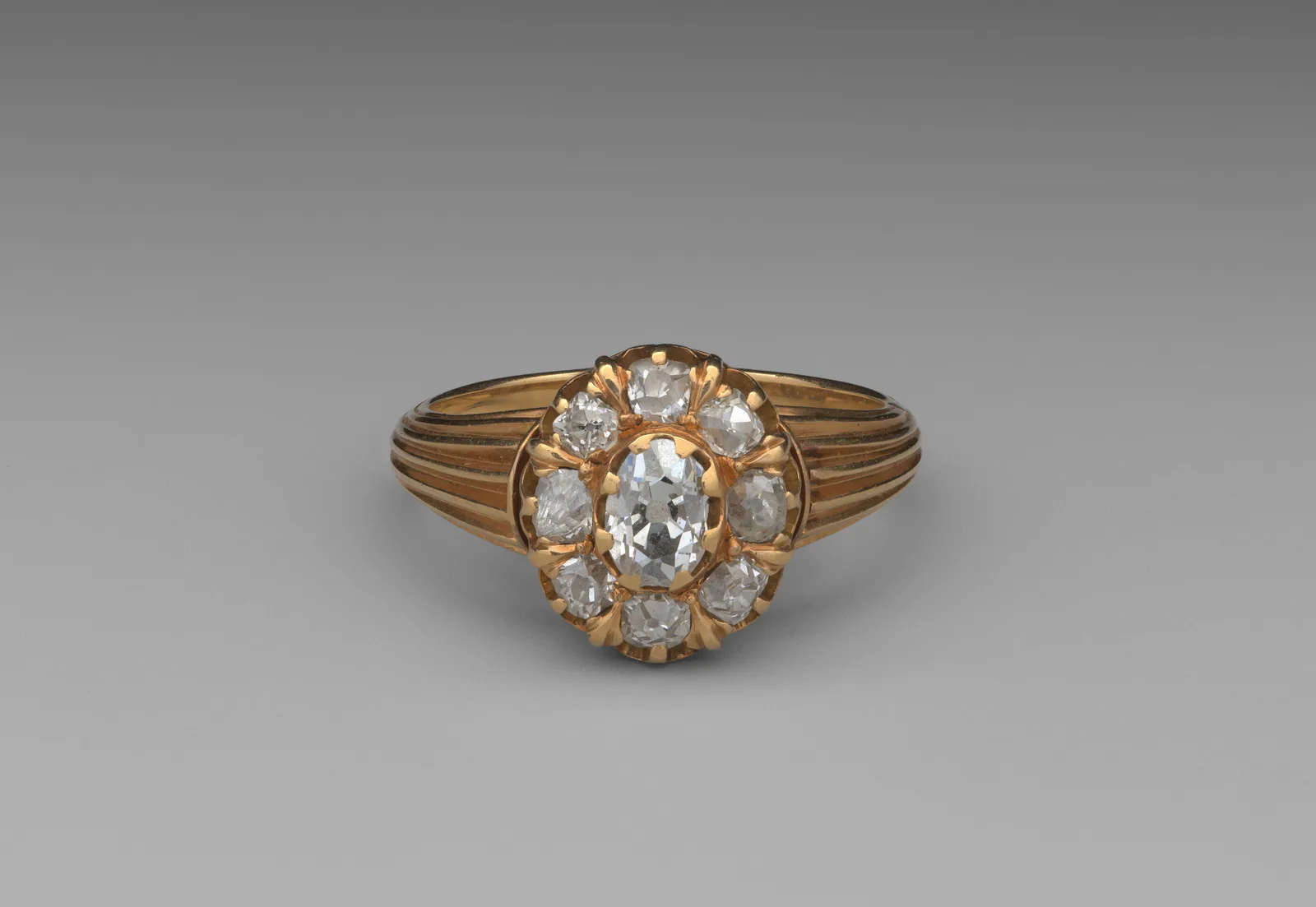 Bague en or du XIXe siècle ornée de diamants