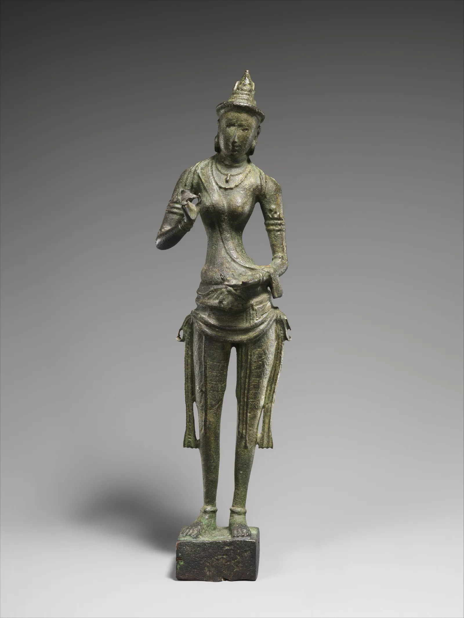 Bronze figure of a standing Indian goddess, calm posture and restrained finish, 6th–7th century, Andhra Pradesh