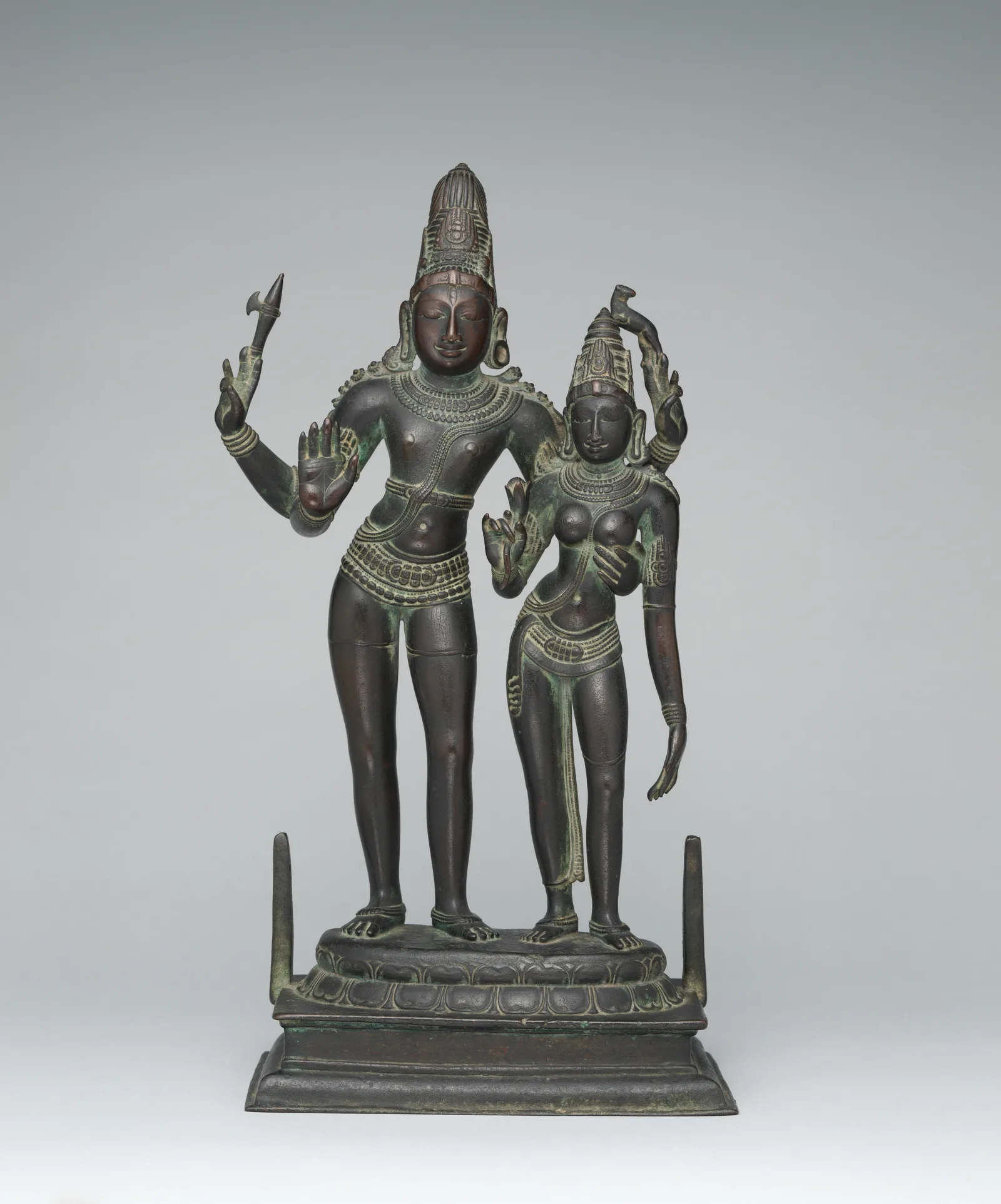 Figure en bronze de Shiva enlaçant son épouse Uma-Parvati, sud de l'Inde, Tamil Nadu