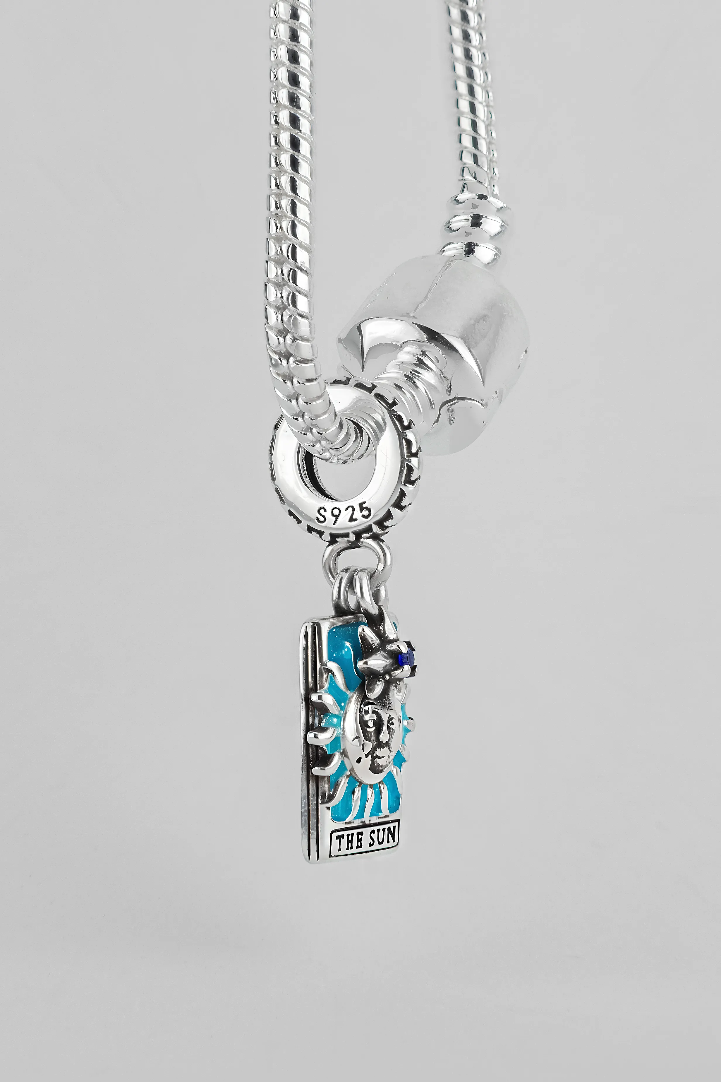 Tarot-Schmuck: Bedeutung der Karten und warum Menschen sie tragen