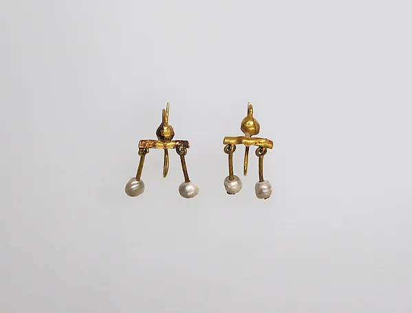 Orecchino d'oro con perla
