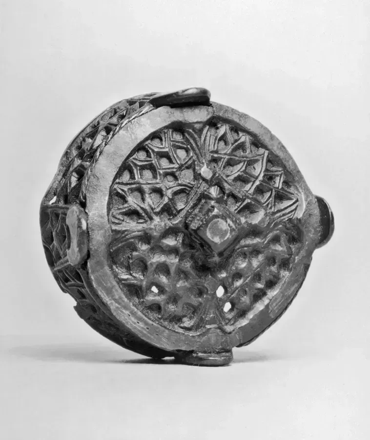 Wikinger-Kastenfibel mit gegossenem Durchbruchsornament, Insel Gotland