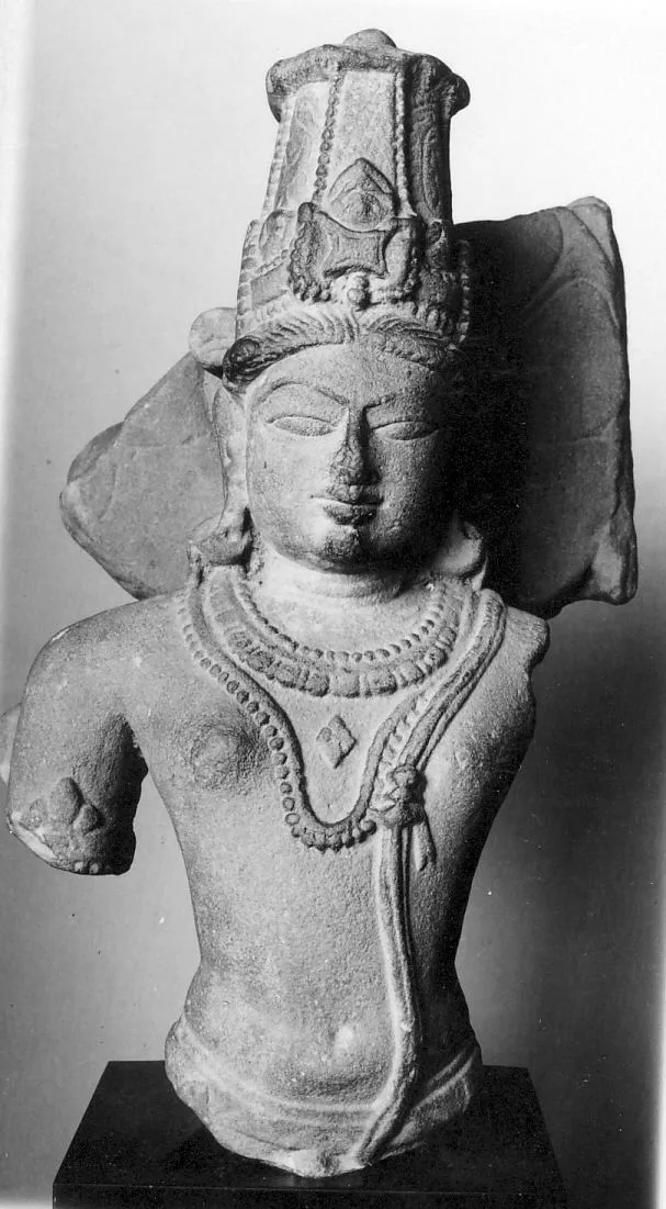 Steinfigur des Vishnu, des Schützergottes, Zentralindien, Madhya Pradesh