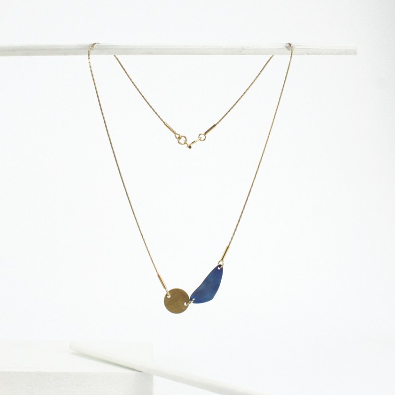 Hoja Necklace